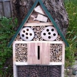 GARDEN-INSECT-BUG-BOX-HOTEL-FOR-BEES-WASPS-LADYBIRDS-BUTTERFLIES-MORE-0