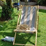 Striped-Wooden-Deck-Chair-Chairs-Traditional-Folding-Sun-Lounger-Garden-Beach-Seaside-Cream-Blue-Stripe-0